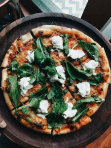 Säsongsbaserade toppingar för unika pizzor