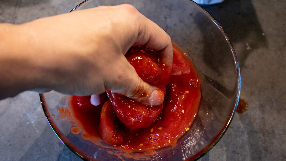 Därför görs napolitansk pizzasås utan kokning – och med få ingredienser