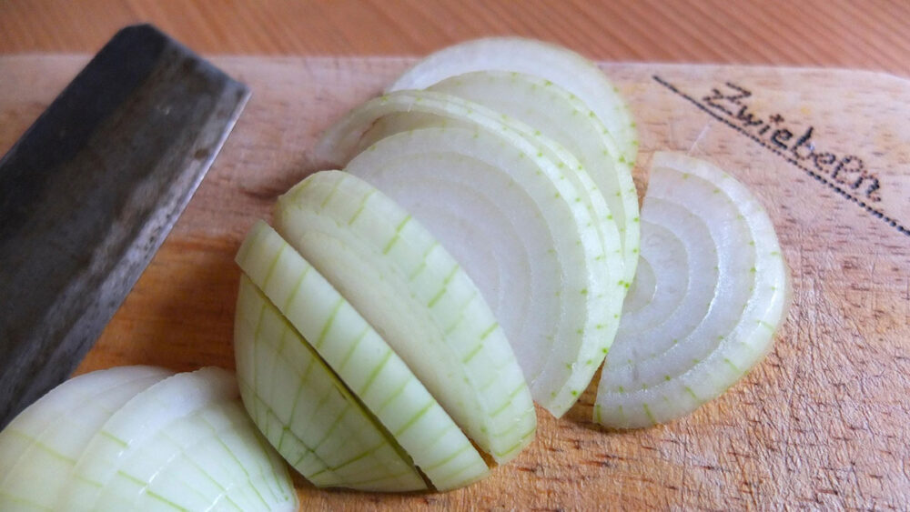 Gul lök = Både gott och billigt på pizzan