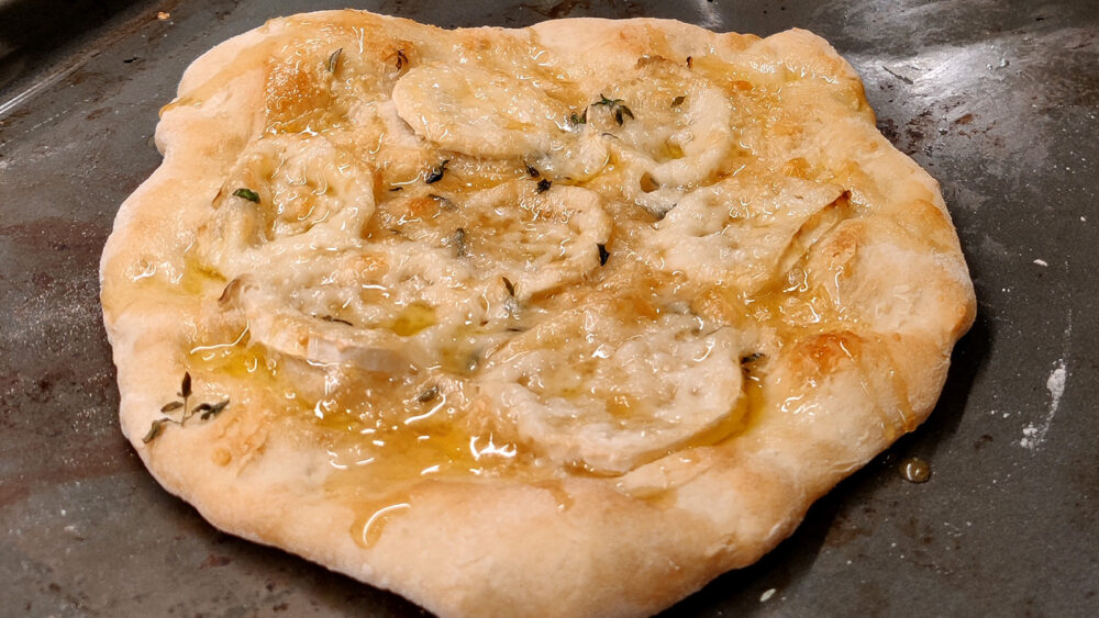Pizza med getost (chèvre), honung och timjan
