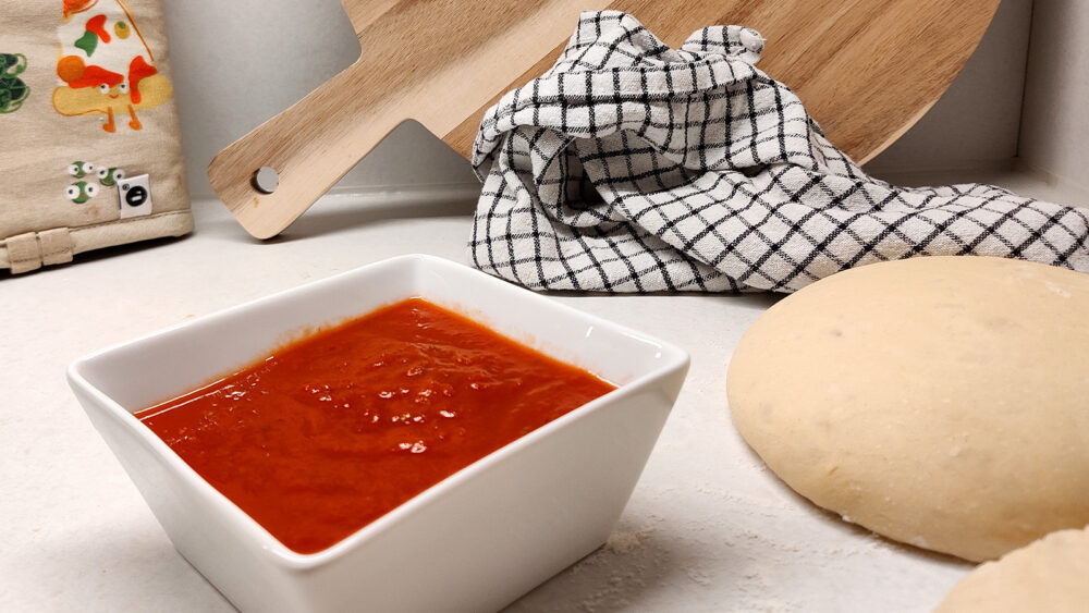 Bäst och enklast pizzasås / tomatsås recept för pizza
