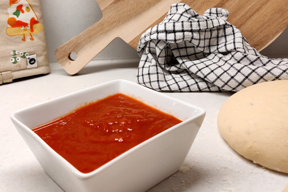 Bäst och enklast pizzasås / tomatsås recept för pizza