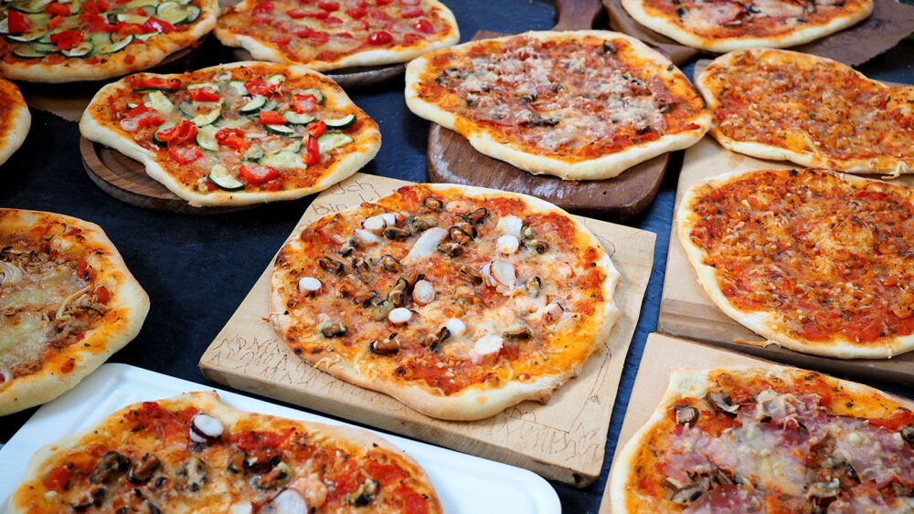 Vanliga / klassiska italienska och svenska pizzor